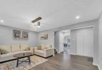 Stunning 4 bed/2bath house for rent - SpaceRental allows 18 year olds to book a room