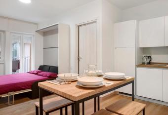 Hosting studio - 4 has Balcony rooms