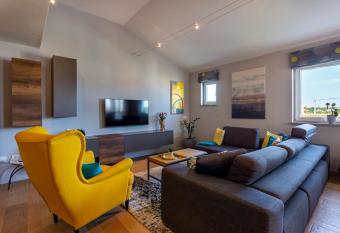 Apartman Ember allows 18 year olds to book a room