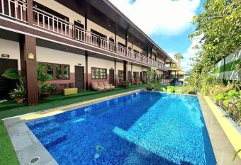 Samui platinum hotel allows 18 year olds to book a room