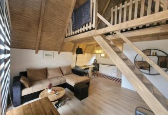 Little cabin has Balcony rooms