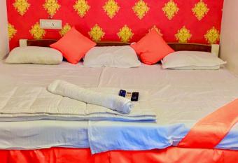 White Town Residency (Near Rock Beach) has Smoking/Balcony rooms