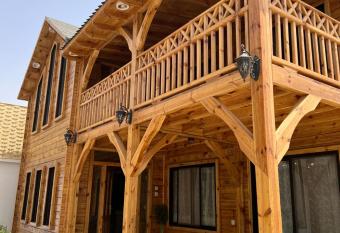                            has rooms with a private hot tub