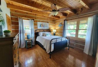 Lake View Retreat has Balcony rooms