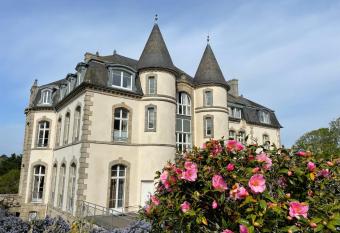 Un appartement au ch  teau de Locqu  ran Finist  re allows 18 year olds to book a room