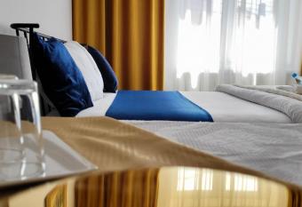 GARSONIER   C&L allows 18 year olds to book a room