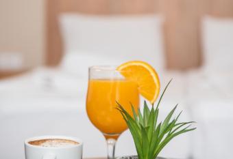 NACIONAL allows 18 year olds to book a room