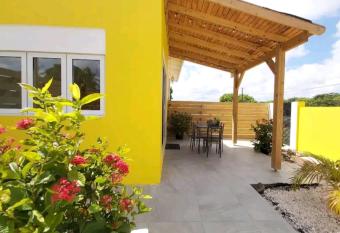 Casita Amarillo allows 18 year olds to book a room