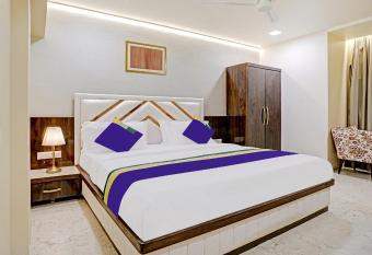 Treebo Tryst Golden Bliss Trimurti Nagar Square allows 18 year olds to book a room