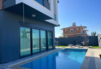 Luxury Villa on Kadriye Private Elexus 3 has Balcony rooms