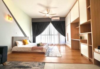 Romance Deluxe Bell Suite # Sepang Kota Warisan KLIA by Go-MAIN has Balcony rooms