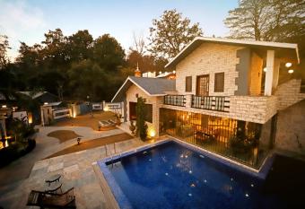 Luxury Stay By Ayu has Balcony rooms