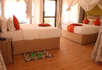 Wonderland Destination Resort has Balcony rooms