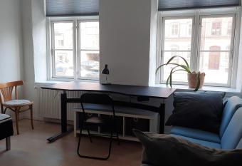 1- Bed Private room in apartment allows 18 year olds to book a room