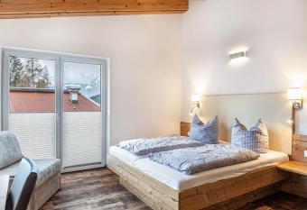 Ferienwohnung Wetterstein has Balcony rooms