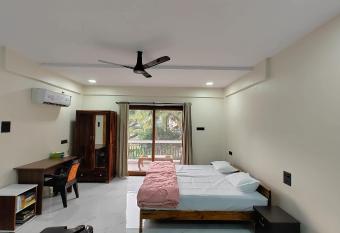 The Rainbow Jazz by Rent Home Goa has Balcony rooms