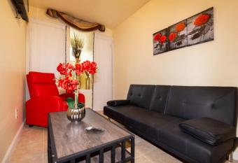 Cozy Shack 1 Bedroom Studio with Sofa and Full kitchen in Elmhurst NY allows 18 year olds to book a room