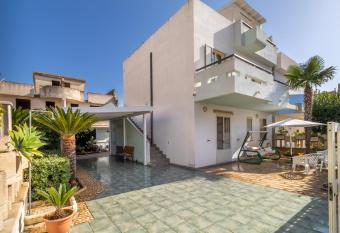 Villa Oscar - Primo Piano has Balcony rooms