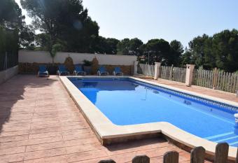 Villa Brandy has Balcony rooms