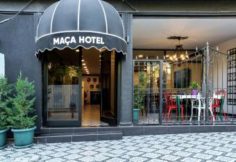 MA  A OTEL has Balcony rooms