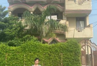 KUSUMRAM STAY allows 18 year olds to book a room