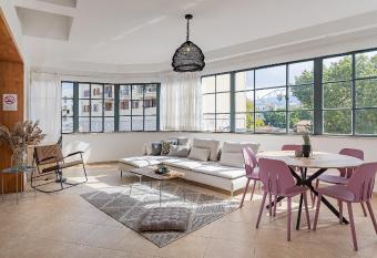 Renovated Historical Roof Top Apt by the Beach has rooms with a private hot tub