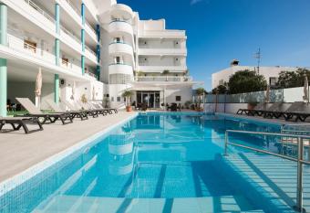 Apartamentos La Kiki has Balcony rooms