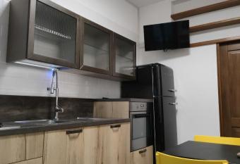 Da Ale e Cate - In centro a San Benedetto allows 18 year olds to book a room