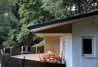 Orchard Lodge has Balcony rooms