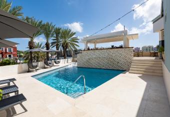 Harbor Hotel & Casino Curacao allows 18 year olds to book a room