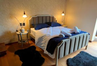 WoodStone Hotel Fazenda allows 18 year olds to book a room