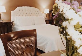 Five Seasons Pension has Balcony rooms