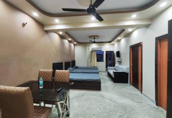 Massive 3BHK Serviced Apt for Big Groups & Family has Smoking/Balcony rooms