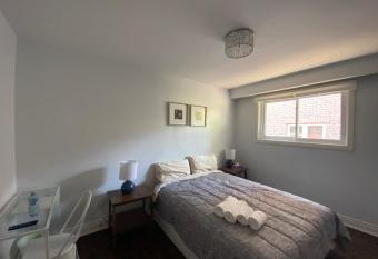 Yonge and Finch Subway !N Cozy & Modern Private Bdr with Shared Bathroom allows 18 year olds to book a room