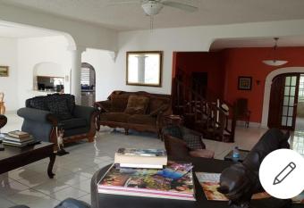 Mangowalk manor allows 18 year olds to book a room