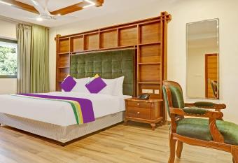 Treebo Tryst Vahada has Balcony rooms