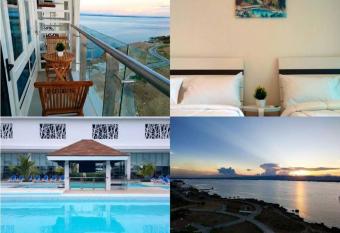 Relaxing Stay with Sea View at Arterra has Balcony rooms