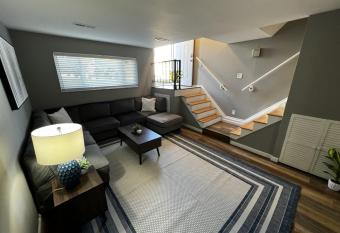 411 San Juan Recently Renovated 2 Bedroom TownHome allows 18 year olds to book a room