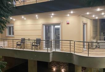 Luxurious Maisonette Keratsini has Balcony rooms