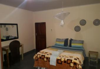 A Nice Homely 2- Bedroom House has Balcony rooms