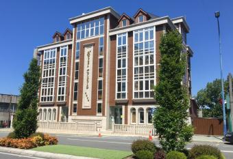 Hotel Crunia I A Coru  a allows 18 year olds to book a room