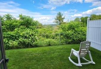 Cute 2 bdrm Condo walking distance to Weirs Beach! has Balcony rooms