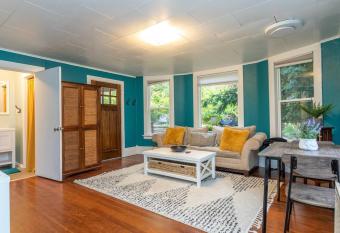 Large funky 2 or 3 bedroom unit in prime location allows 18 year olds to book a room