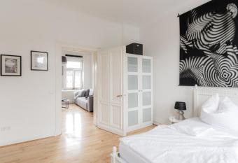 LULEX I - Luxus Apartment Krefeld Alexanderplatz has Balcony rooms