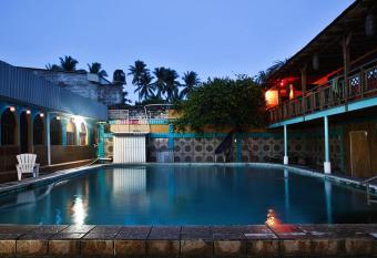 Hotel Leones Marinos has Balcony rooms
