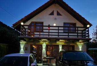 Ciprians  Home has rooms with a private hot tub