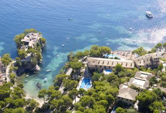 Hotel Petit Cala Fornells has Balcony rooms