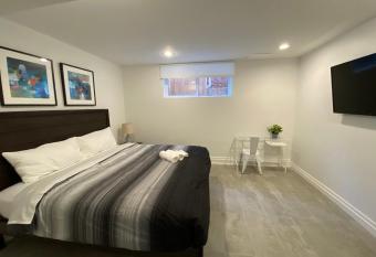Yorkmills and Bayview !A Spacious and Modern Private Bdr with Shared Bathroom allows 18 year olds to book a room