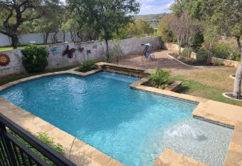 Pace Bend River House has Balcony rooms