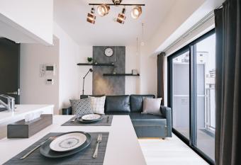        ueno has rooms with a private hot tub